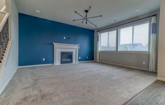 Spacious 4 Bedroom Home in Highly Desirable Camas w/ Bonus Room!!