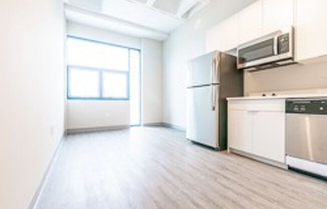 Studio, 1 bath, 330 sqft, $999, Unit 907