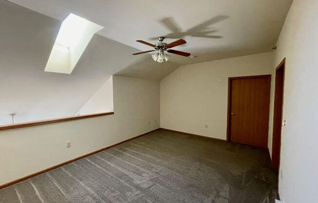 1 bed, 2 baths, $1,600, Unit 871-207