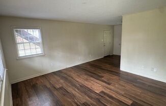 2 beds, 1 bath, $930