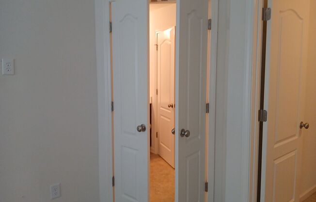 3 beds, 2.5 baths, $2,195