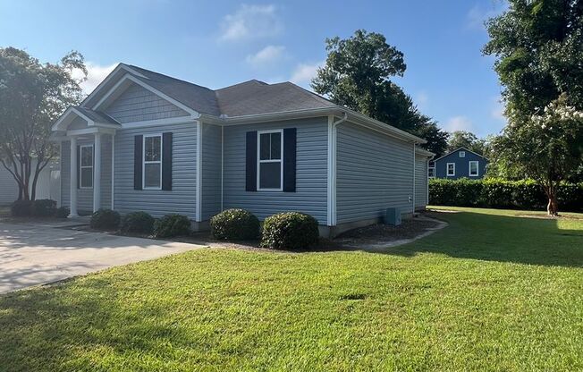 4 Bedroom house available near UNCW!