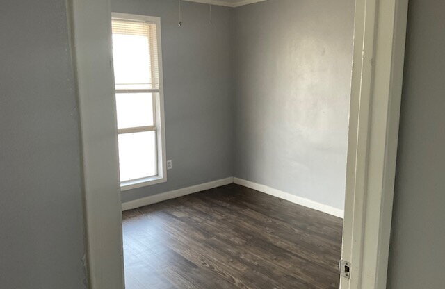 806 MCCAULEY BLVD