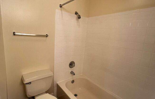 2 beds, 2 baths, 1,037 sqft, $1,900, Unit 1003 C #3B