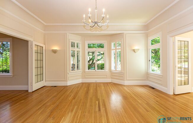 Pacific Heights: Remodeled Single Family Home w/ Garden, Rec Room & Double Car Garage