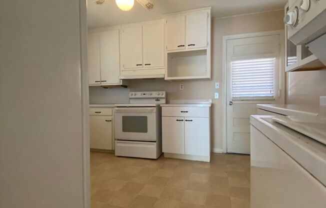 3 beds, 1 bath, $1,395