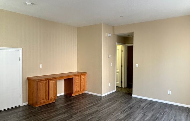 3 beds, 3 baths, $1,995