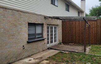 3 beds, 2 baths, $2,200