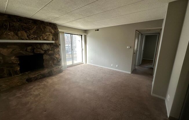 1 bed, 1 bath, 800 sqft, $995, Unit 8