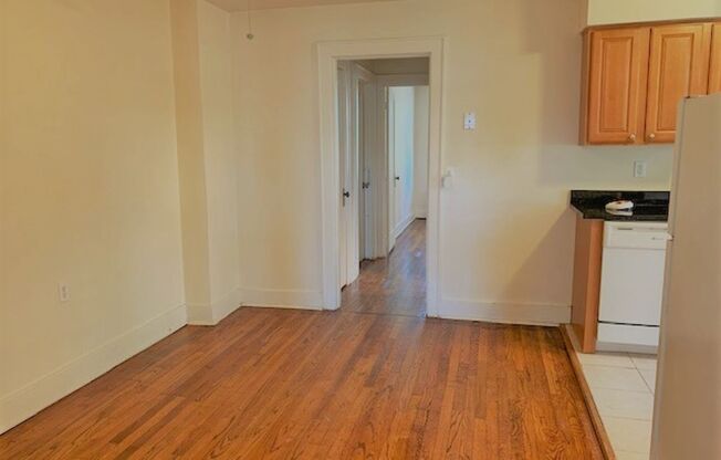 2728 Broadway Ave