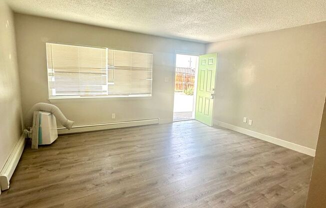 2 beds, 1 bath, 800 sqft, $1,195, Unit Unit 8