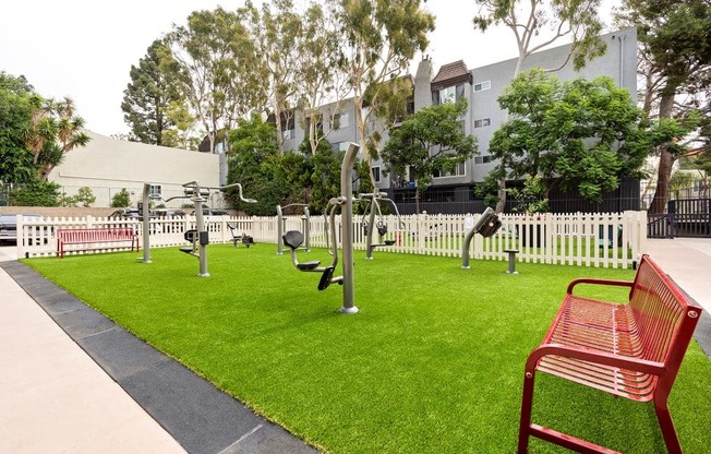 Parkway Plaza Apartments Outdoor Fitness Area