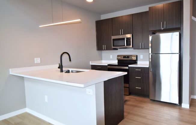 1 bed, 1 bath, 886 sqft, $1,990, Unit 8421-104