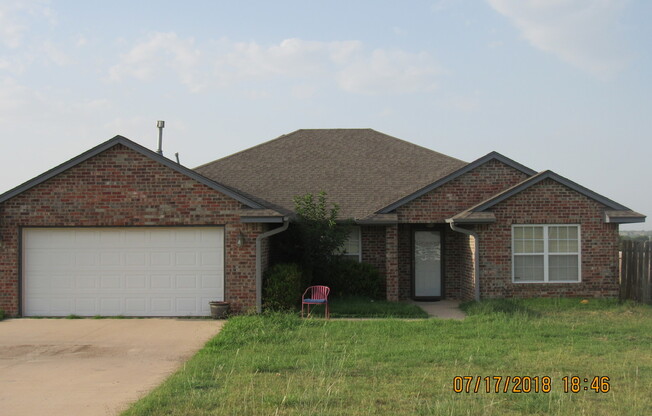 4 beds, 2 baths, $1,725