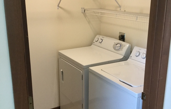 2 beds, 1 bath, 950 sqft, $1,675, Unit 7709CA