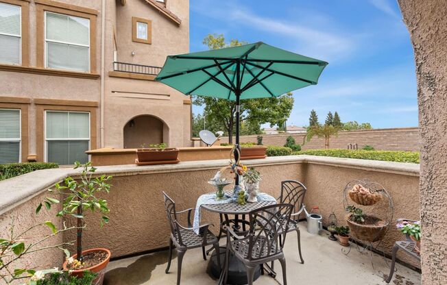 2 beds, 2 baths, $2,400