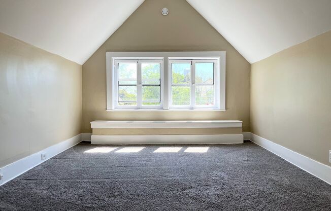 2 beds, 1 bath, $1,495, Unit 5