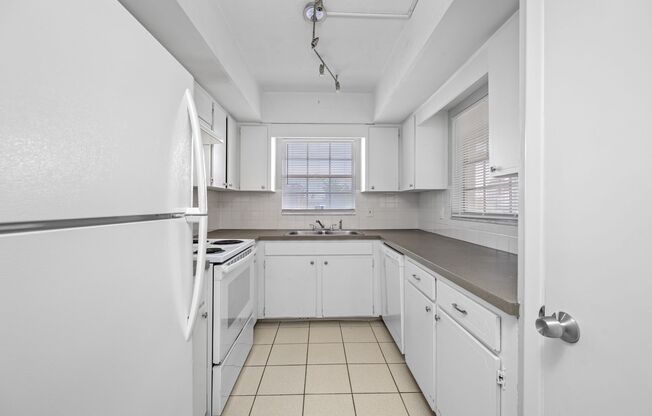 2 beds, 1.5 baths, 1,000 sqft, $1,345, Unit 50-07