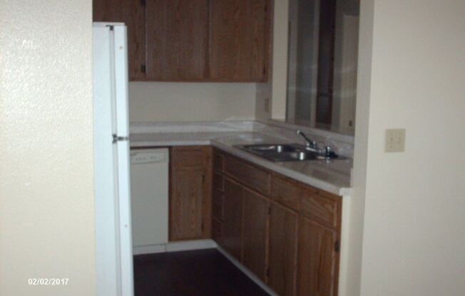 2 beds, 2 baths, 925 sqft, $2,525, Unit 27