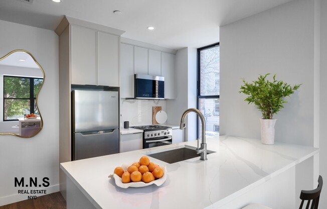 1 bed, 1 bath, $3,103, Unit 116