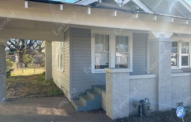 1741 STEINER AVE SW
