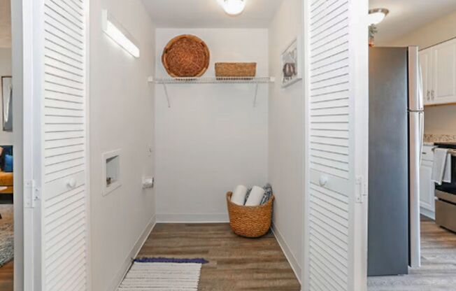 3 beds, 2 baths, 1,200 sqft, $1,315, Unit 1809