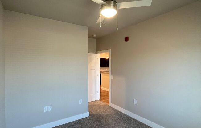 2 beds, 2 baths, 926 sqft, $1,550