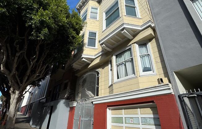 1020-1024 Leavenworth Street