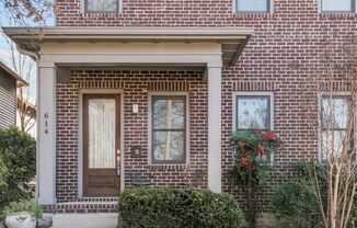 *HOT LISTING* Newly Renovated 3 Bedroom, 2.5 Bath w/ Bounus Room Home in Historic East Nashville!!