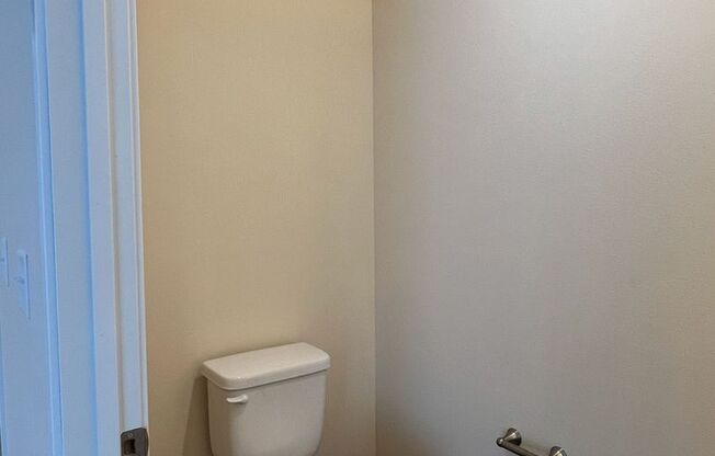 2 beds, 1.5 baths, 1,360 sqft, $1,675, Unit AT 709-35