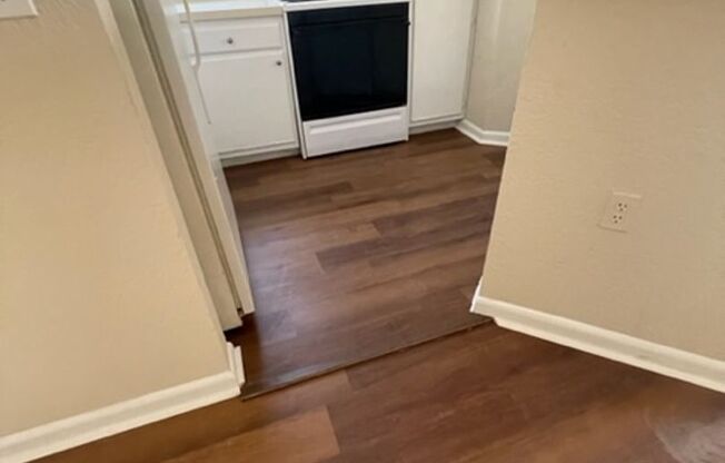 2 beds, 1 bath, $1,900