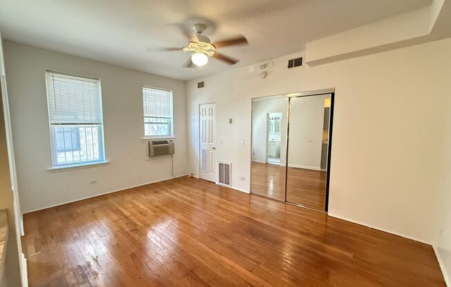 Studio, 1 bath, 300 sqft, $1,050, Unit 5528-108