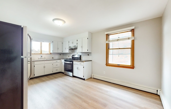 243 LEXINGTON ST
