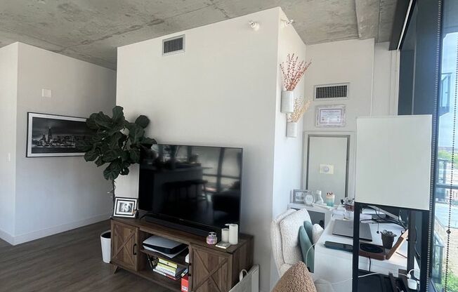 1 bed, 1 bath, 725 sqft, $3,240, Unit 1101