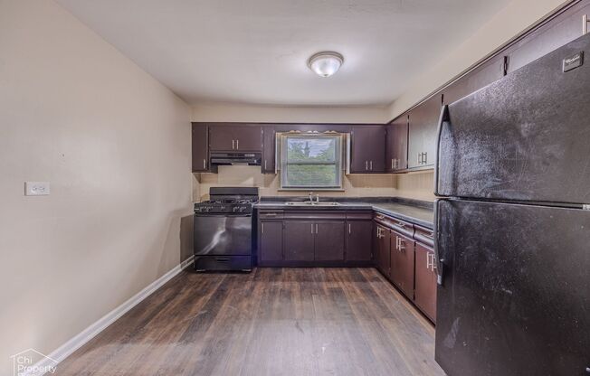 2806 E 76th Pl.