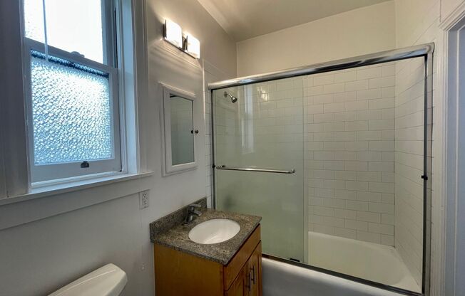 1 bed, 1 bath, $3,295, Unit 206