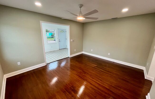 Beautifully remodeled 2/1 home in the heart of St. Pete
