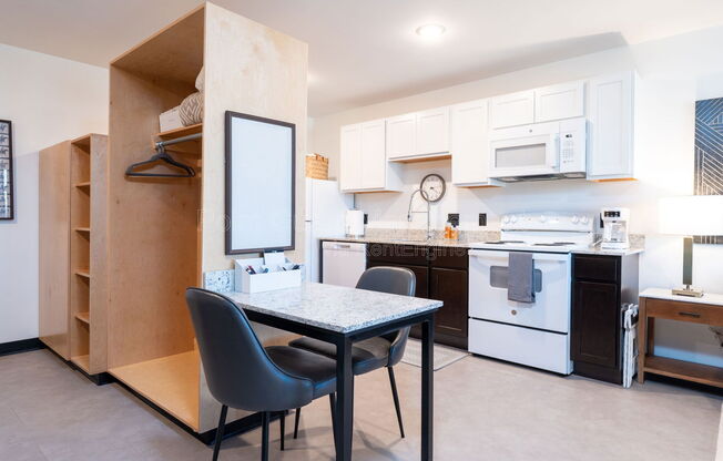 1 bed, 1 bath, 449 sqft, $745, Unit 118