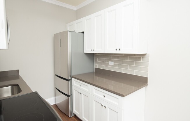 817 Lakeside Pl.