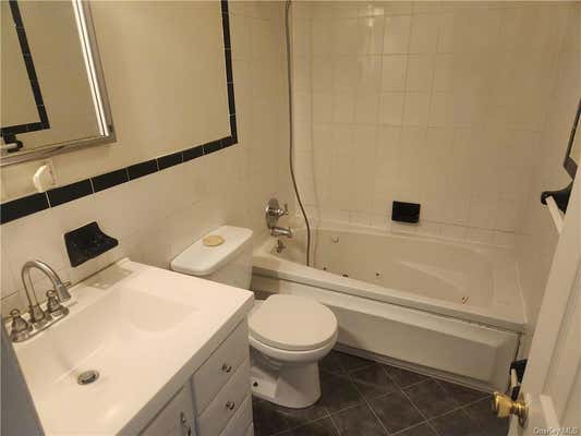 3 beds, 2 baths, 864 sqft, $3,464, Unit 1