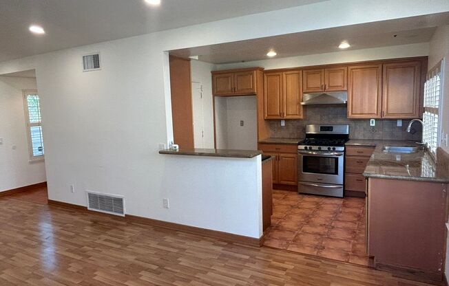 2 beds, 2 baths, $2,700