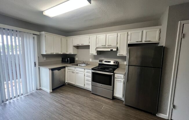 510 - 22032-22040 Arbor Ave