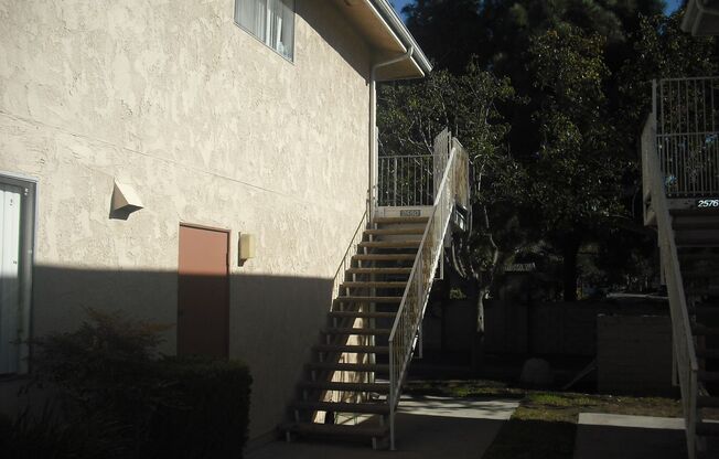 2 beds, 1 bath, $2,600