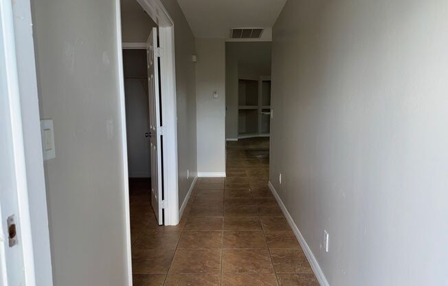Experience this Cape Coral 3 bedroom 2 bath corner duplex with 1 car garage and screened in lanai.