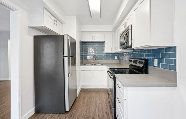 Studio, 1 bath, 350 sqft, $2,398, Unit 208