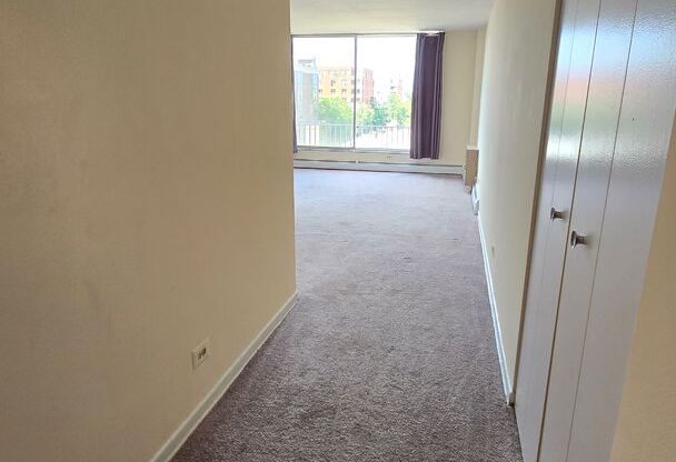 3 beds, 2 baths, $3,260, Unit 1616 - 5D