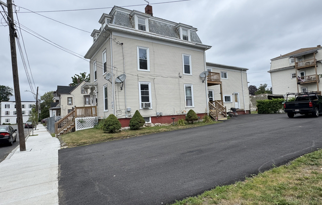 127 PORTLAND ST