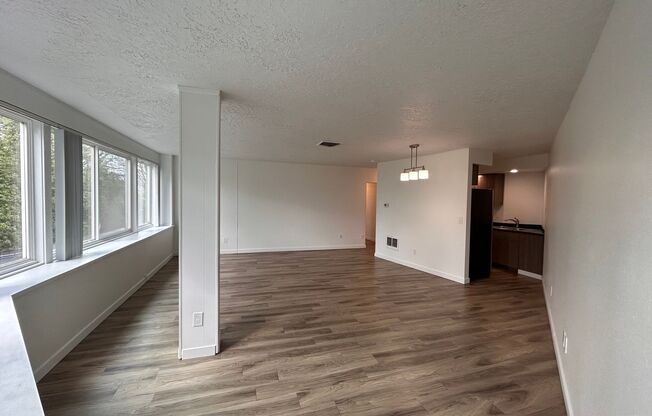 2 beds, 2 baths, 990 sqft, $1,650, Unit 209