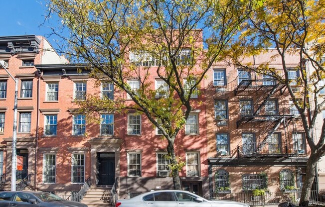 339 W 20 ST