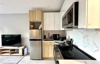 1 bed, 1 bath, $2,900, Unit 3R